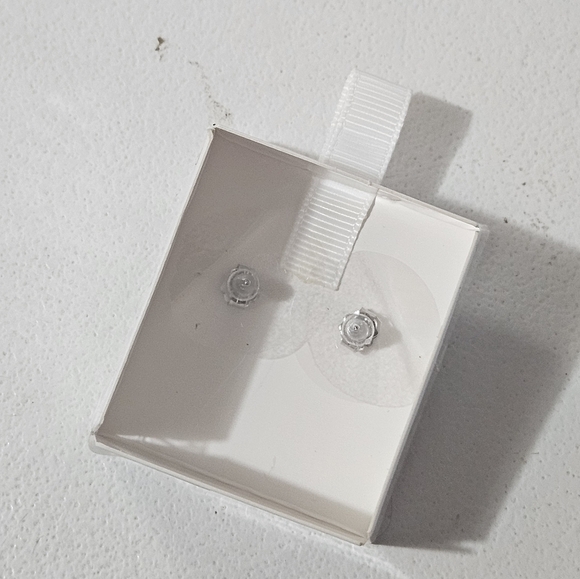 New Without Box! Lake + Gray 925 Sterling Silver Pear Shaped Earrings! - Picture 2 of 2